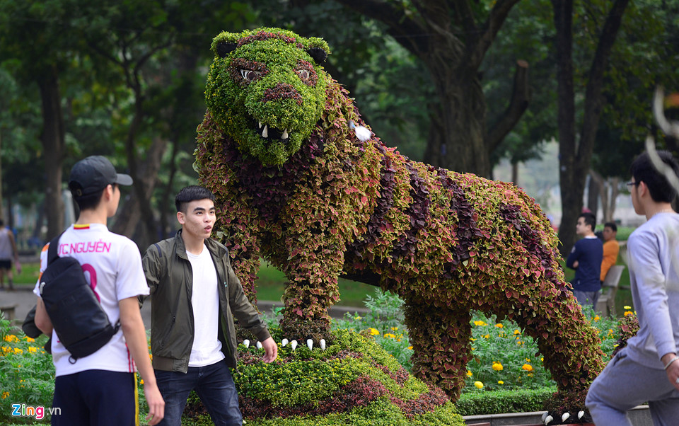 12 con giáp khổng lồ đón Tết xuất hiện tại Hà Nội